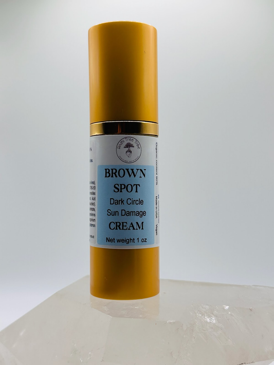  silky, plant-powered blend designed to help diminish brown spots, reduce the appearance of sun damage, and treat dark circles with care. With soothing aloe vera, hydrating hyaluronic acid, and a nourishing medley of organic oils like rosehip, jojoba, moringa, and sea buckthorn, your skin drinks in the goodness. Gentle yet effective, this cream helps restore your natural radiance.