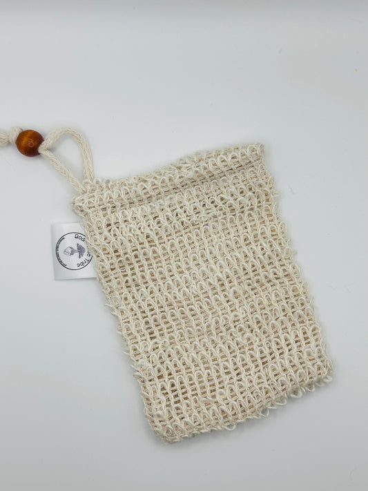 Extend the life of your soap—and your ritual.

This all-natural sisal pouch is the eco-friendly answer to lathering, exfoliating, and never wasting a sliver of soap again. Suds up beautifully while gently polishing your skin and allowing your bar to dry properly.

Reusable | Exfoliating | Compostable